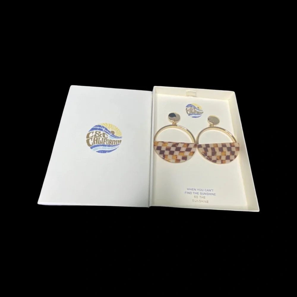 C&C California jewelry tortoise print acrylic earrings - Picture 3 of 4